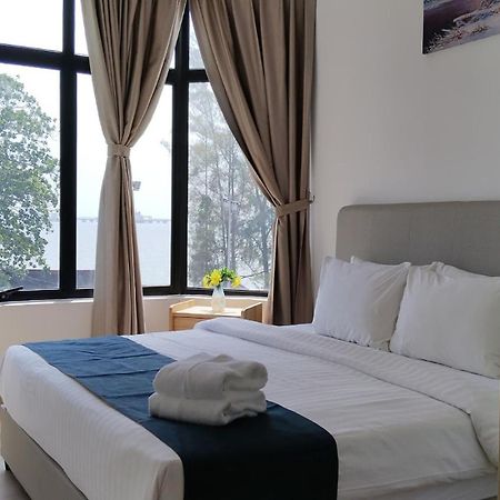 Mutiara Melaka Beach Resort - Islamic Compliance Only Tangga Batu Extérieur photo